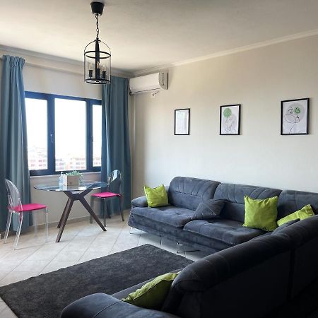 Nostalgic Sea View Apartments Durres Bagian luar foto