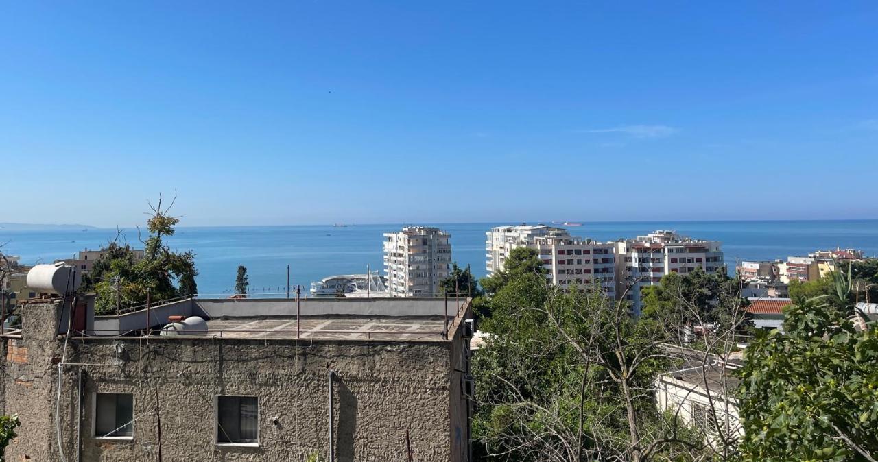 Nostalgic Sea View Apartments Durres Bagian luar foto