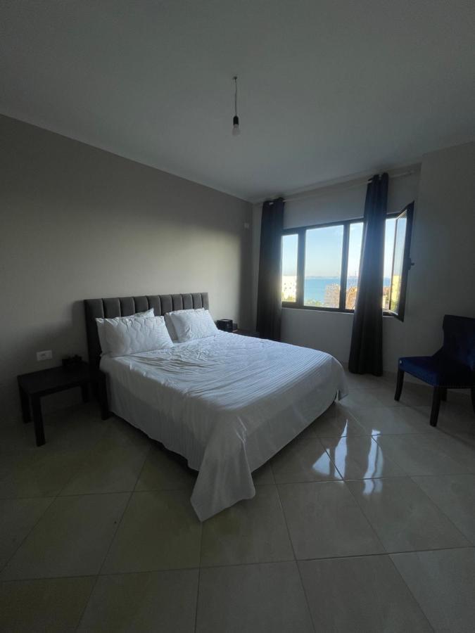 Nostalgic Sea View Apartments Durres Bagian luar foto