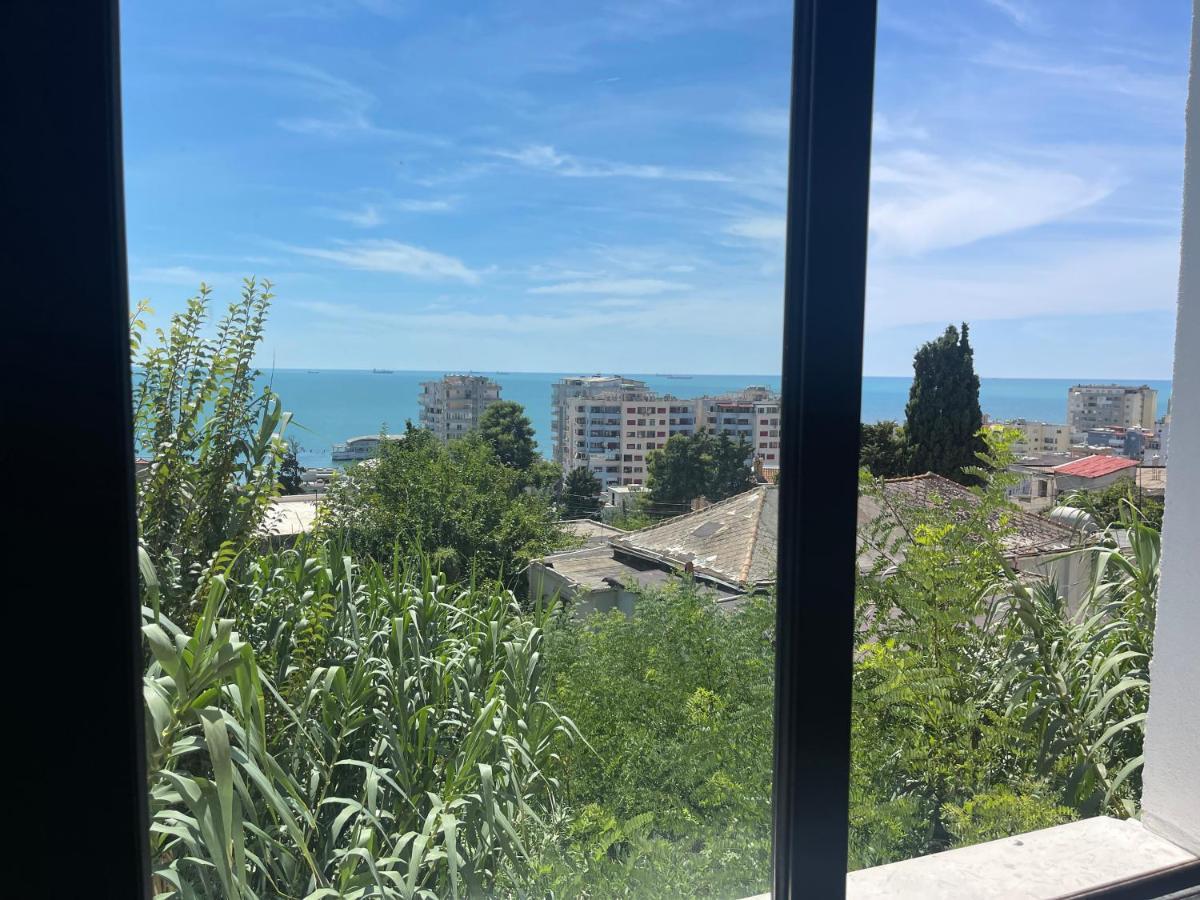 Nostalgic Sea View Apartments Durres Bagian luar foto